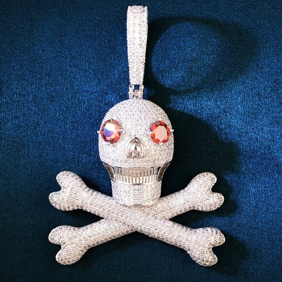 Iced Out Skull and Bones Drip Necklace Pendant with Rope Chain - Picture 4 of 8